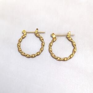 Vintage Earrings for Pierced Ears Woven Antique Gold Tone Hoops 0.75"